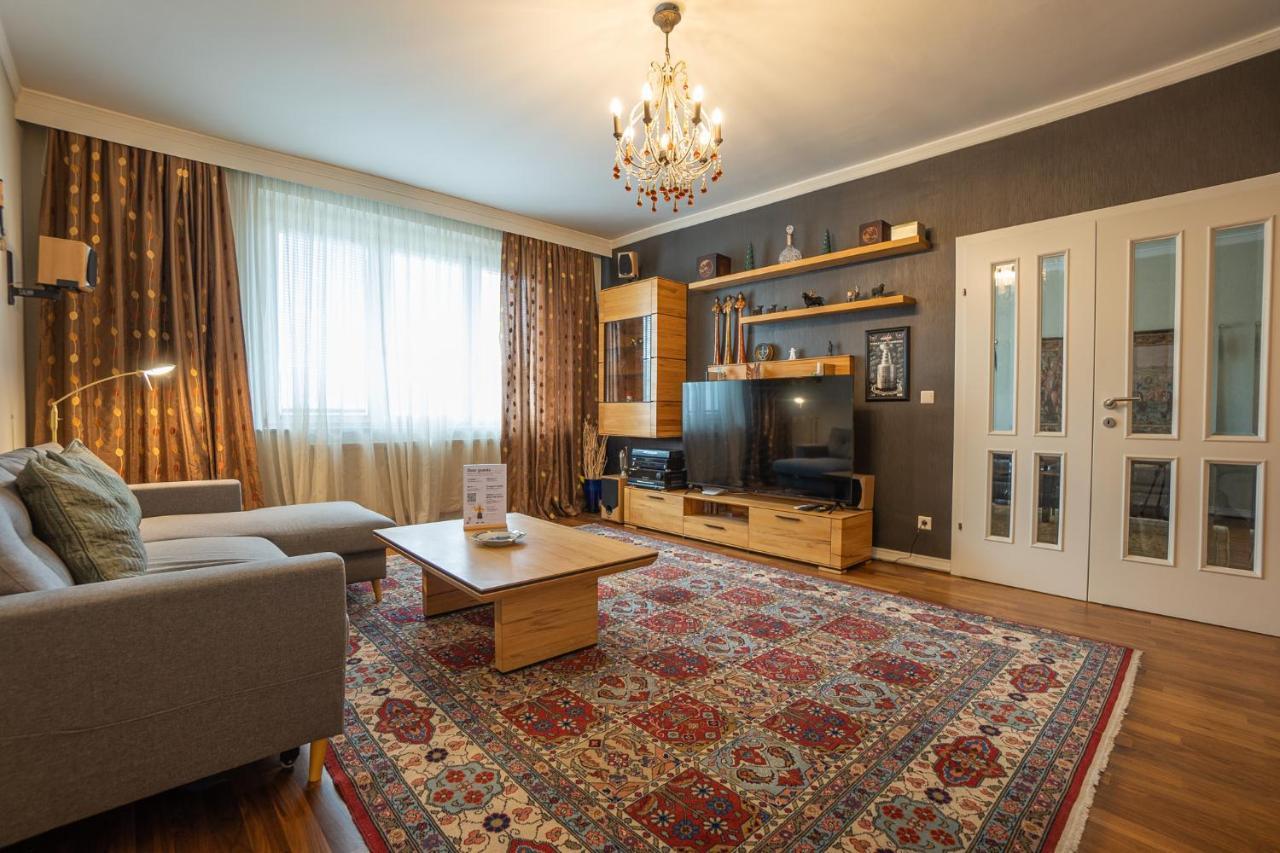 Apartment With A Balcony - 15 Min To City Center Wien Exteriör bild