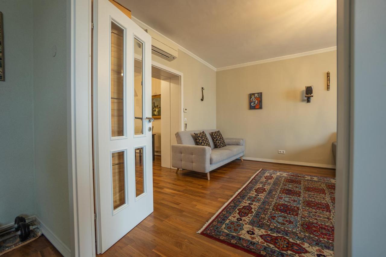 Apartment With A Balcony - 15 Min To City Center Wien Exteriör bild