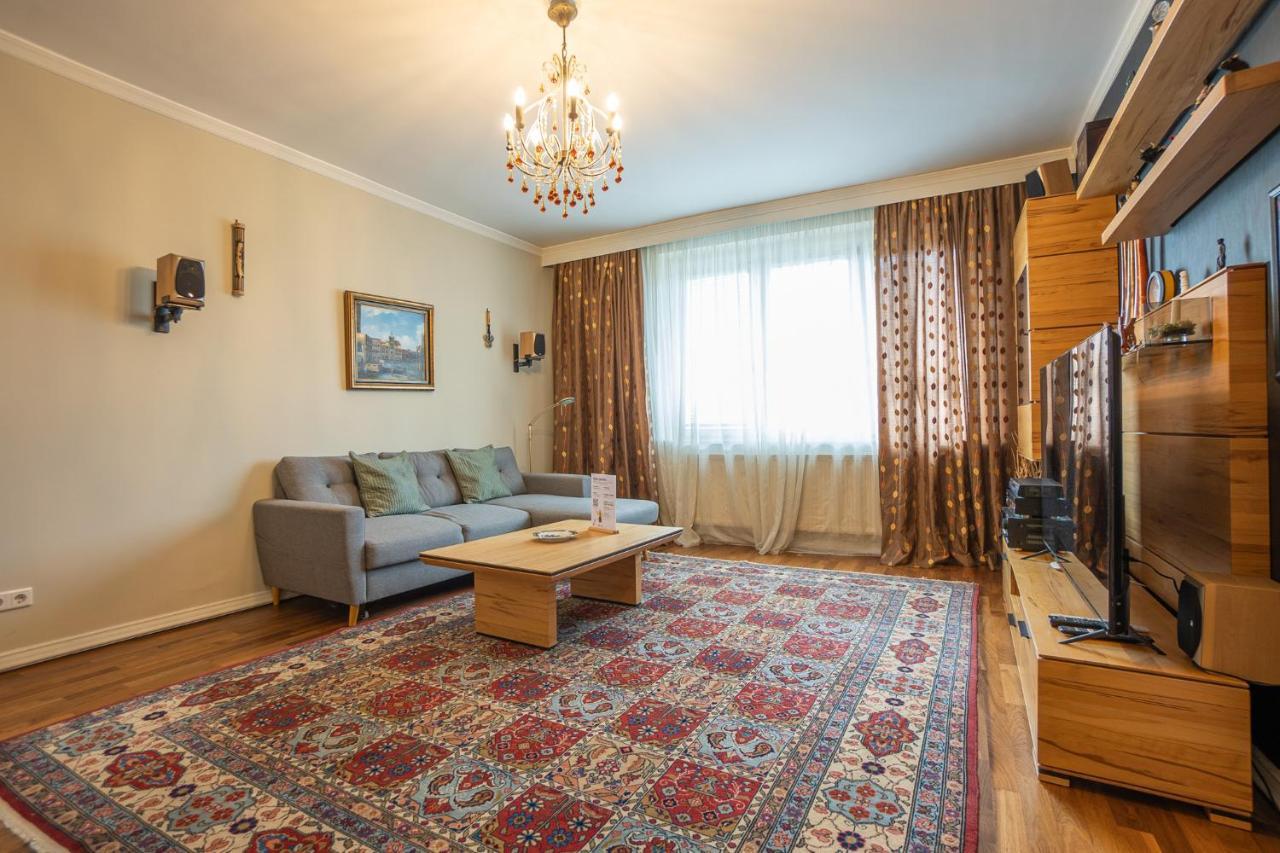 Apartment With A Balcony - 15 Min To City Center Wien Exteriör bild
