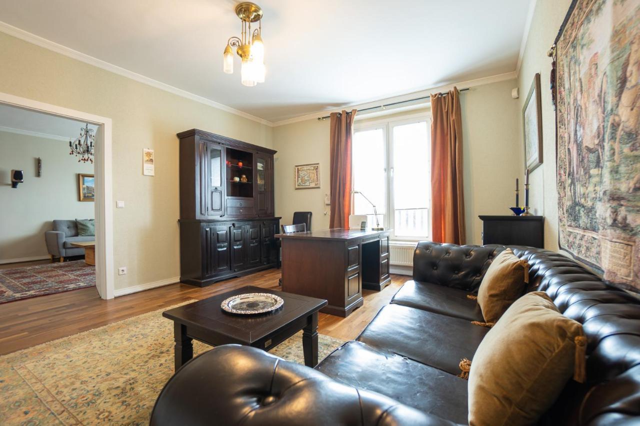 Apartment With A Balcony - 15 Min To City Center Wien Exteriör bild