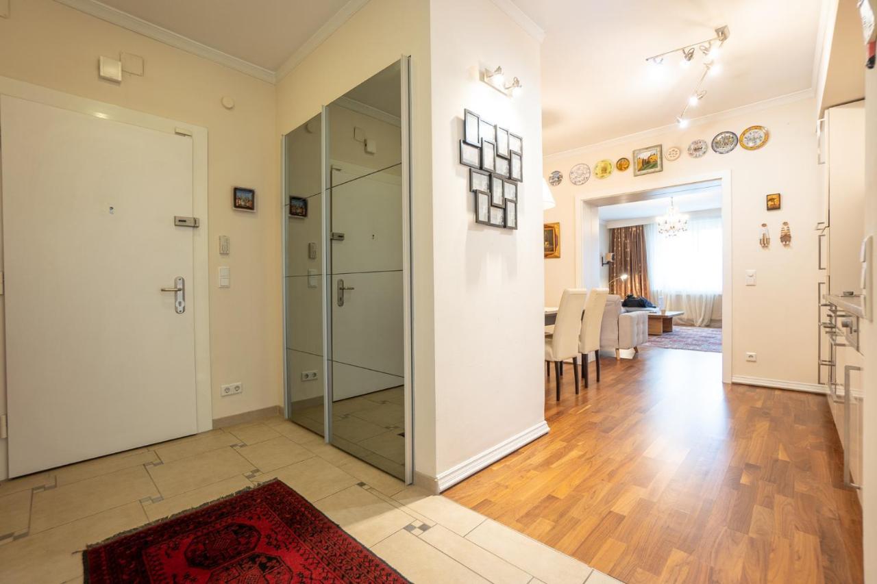 Apartment With A Balcony - 15 Min To City Center Wien Exteriör bild